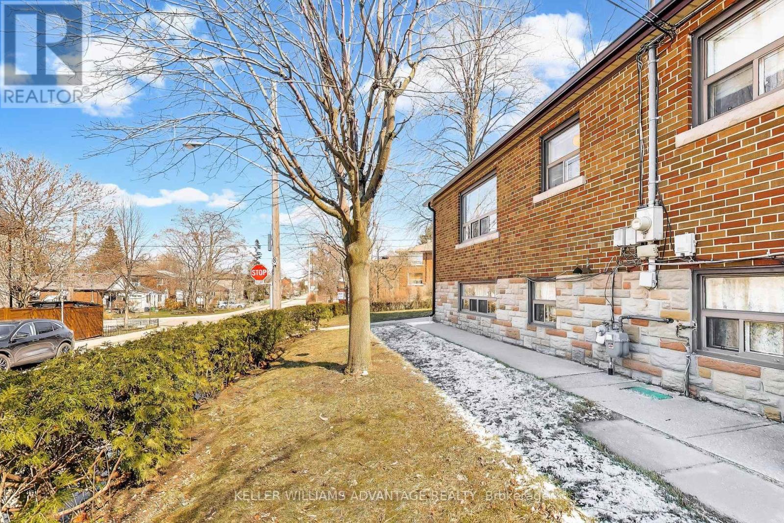 270 Glebemount Avenue, Toronto, Ontario  M4C 3T8 - Photo 3 - E12977512