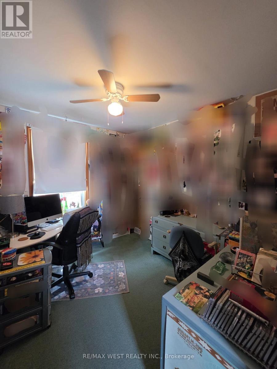 409 Woodbine Avenue, Toronto, Ontario  M4L 3P7 - Photo 13 - E12977514