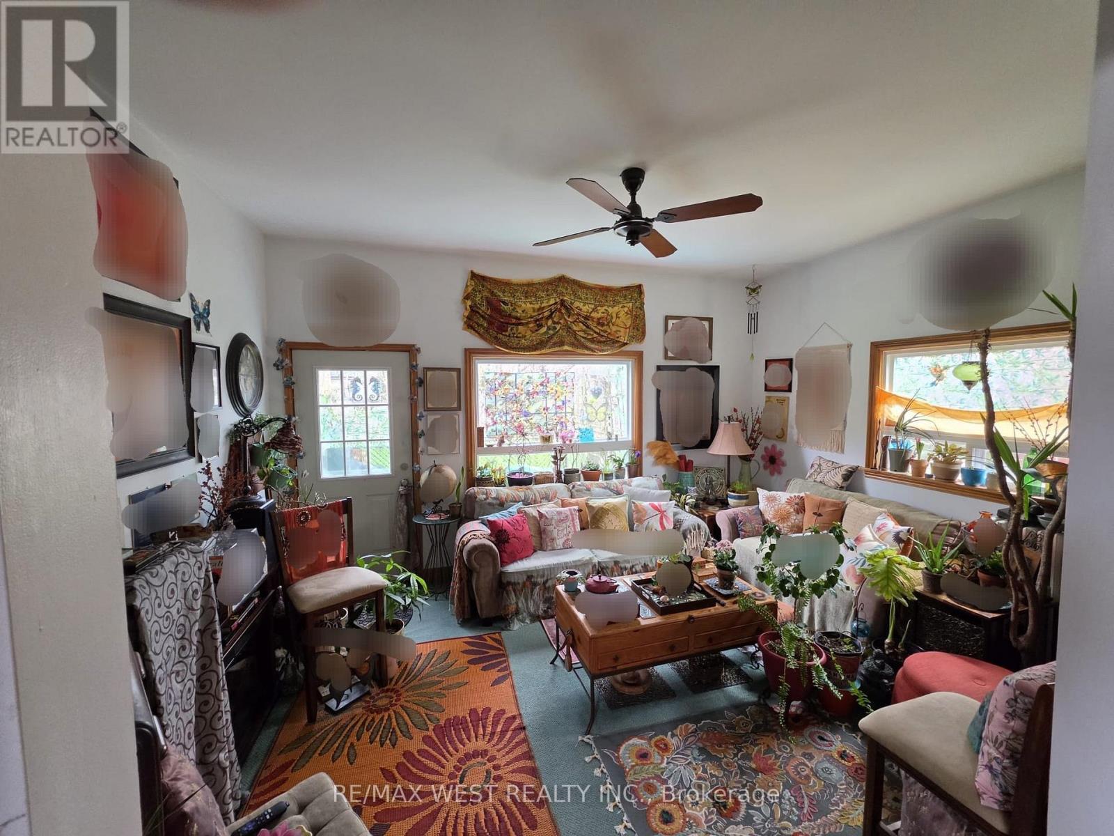 409 Woodbine Avenue, Toronto, Ontario  M4L 3P7 - Photo 4 - E12977514