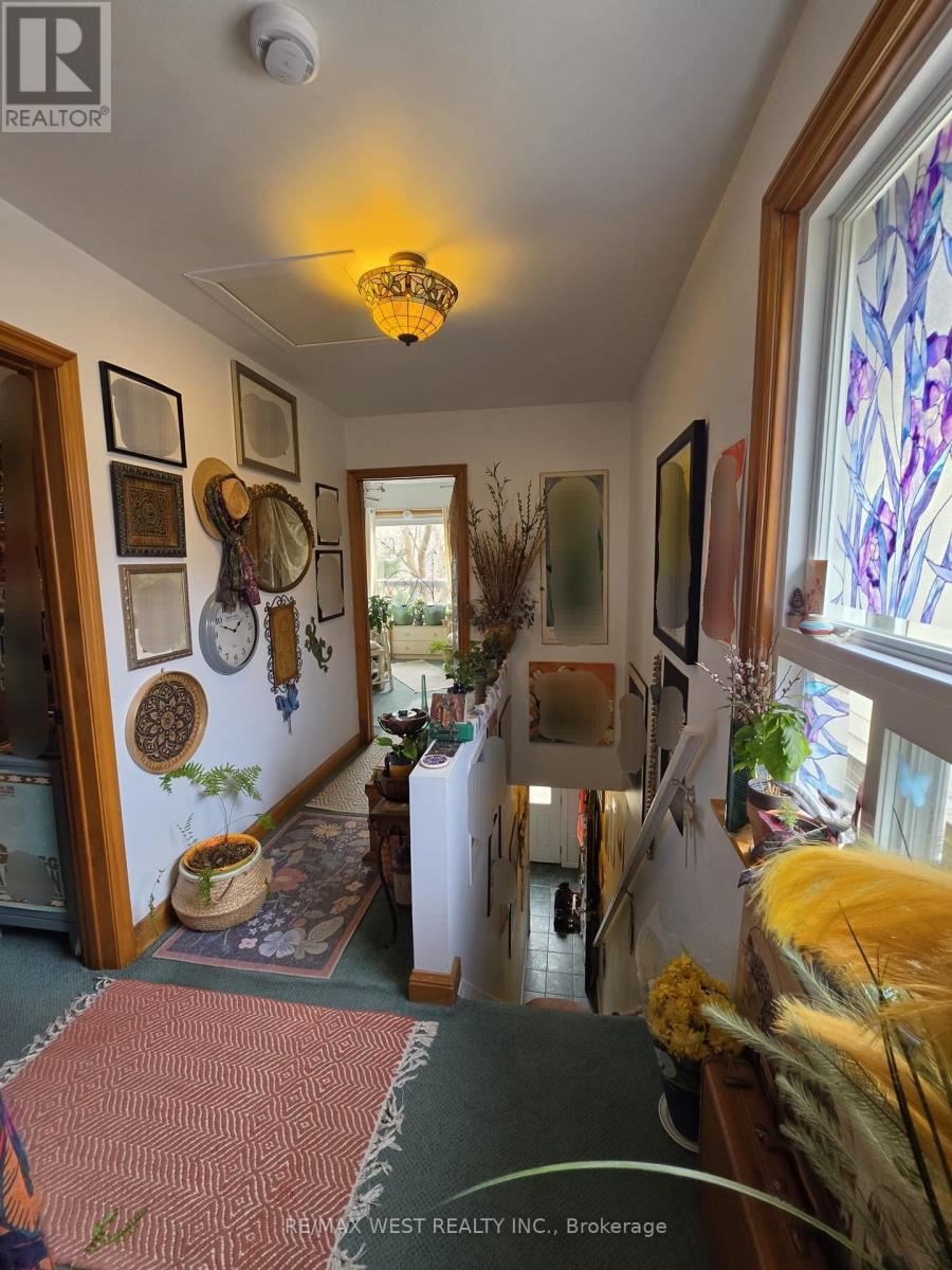 409 Woodbine Avenue, Toronto, Ontario  M4L 3P7 - Photo 9 - E12977514