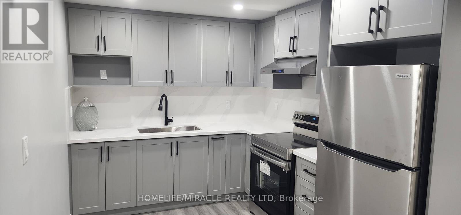 52 Huggins Drive, Whitby, Ontario  L1P 0J5 - Photo 10 - E12977620