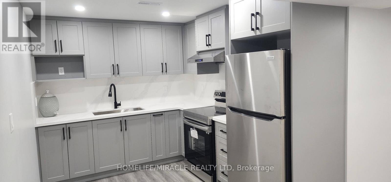 52 Huggins Drive, Whitby, Ontario  L1P 0J5 - Photo 13 - E12977620