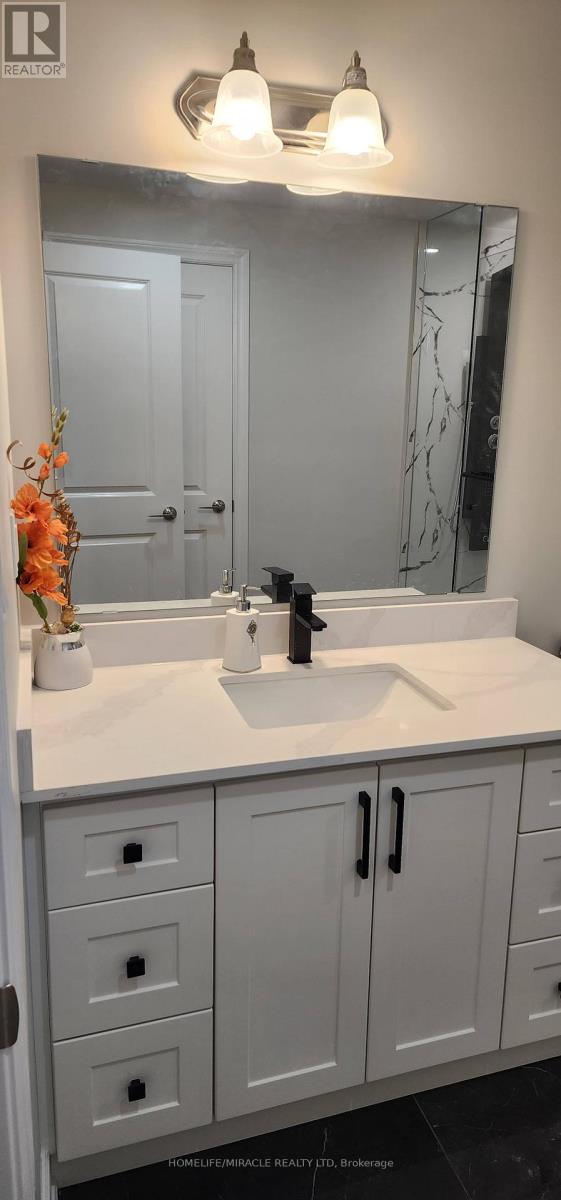 52 Huggins Drive, Whitby, Ontario  L1P 0J5 - Photo 15 - E12977620