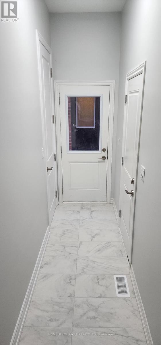 52 Huggins Drive, Whitby, Ontario  L1P 0J5 - Photo 2 - E12977620