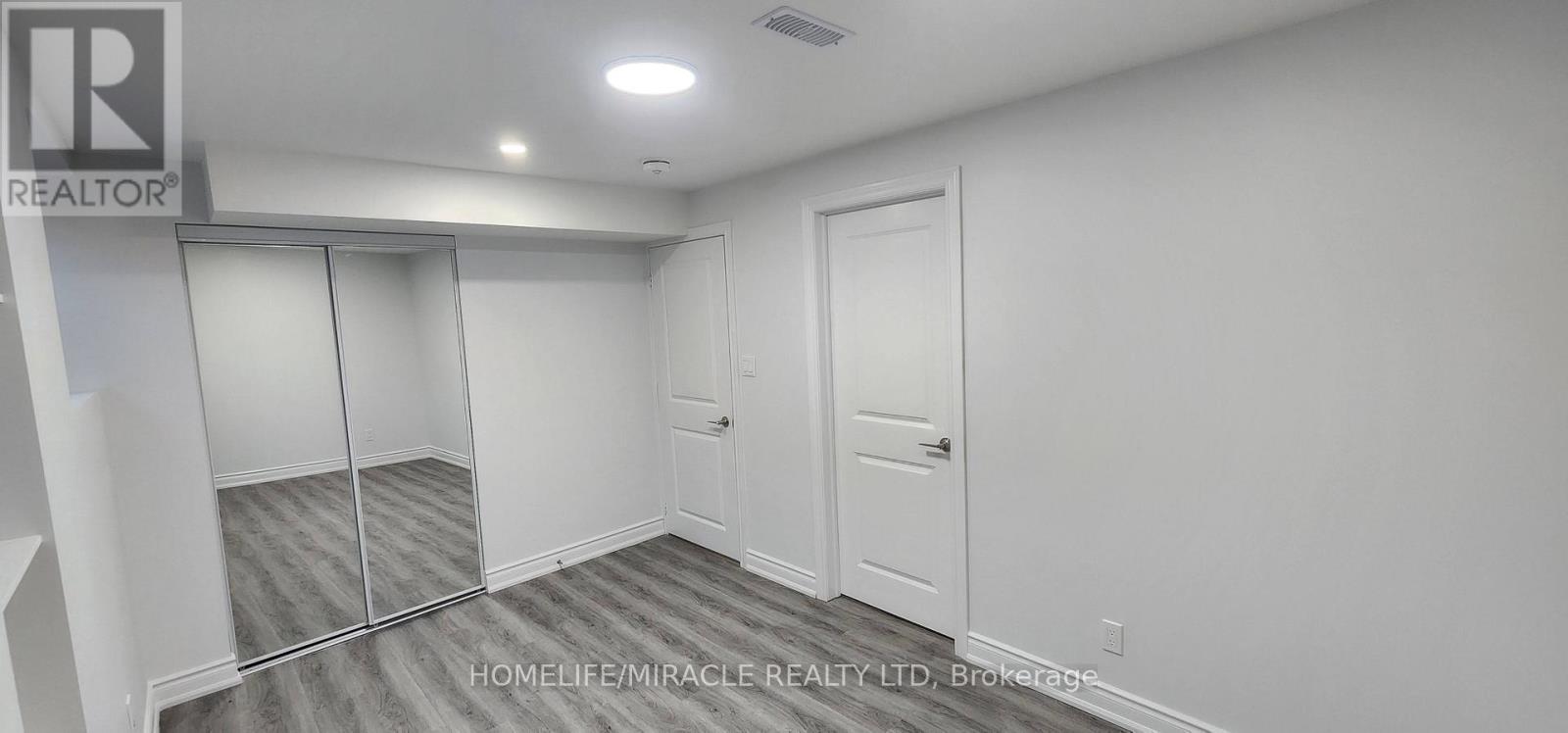 52 Huggins Drive, Whitby, Ontario  L1P 0J5 - Photo 21 - E12977620