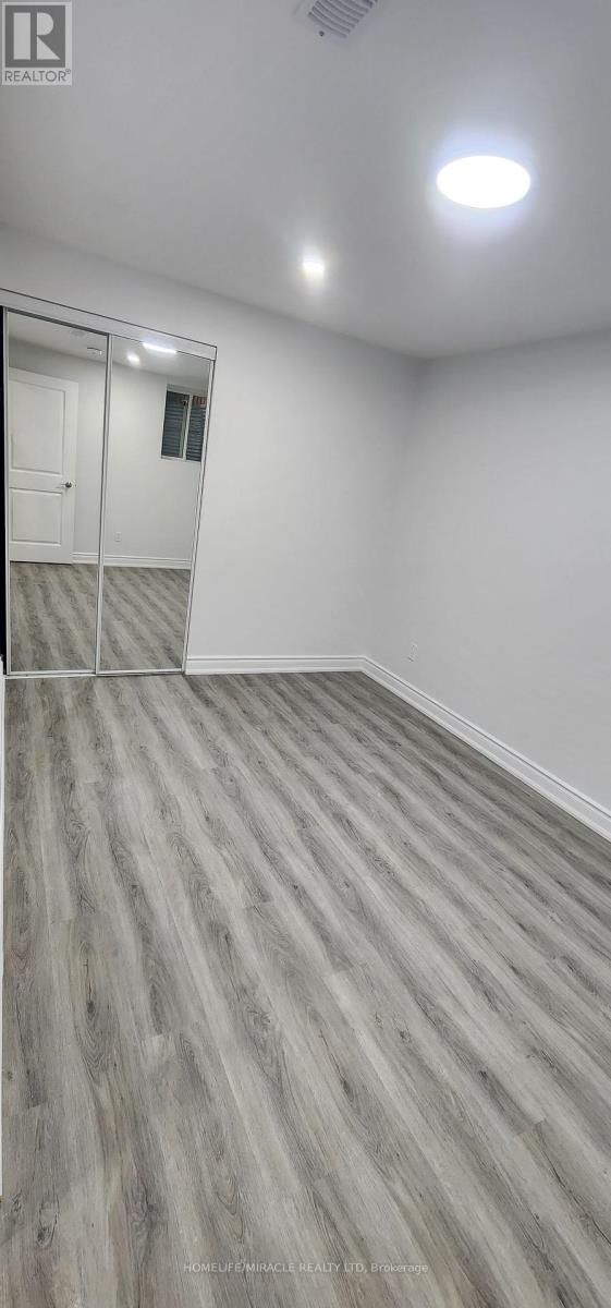 52 Huggins Drive, Whitby, Ontario  L1P 0J5 - Photo 22 - E12977620