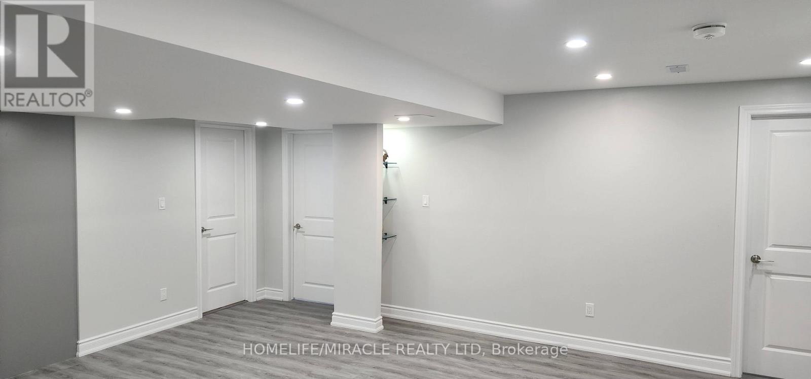 52 Huggins Drive, Whitby, Ontario  L1P 0J5 - Photo 7 - E12977620