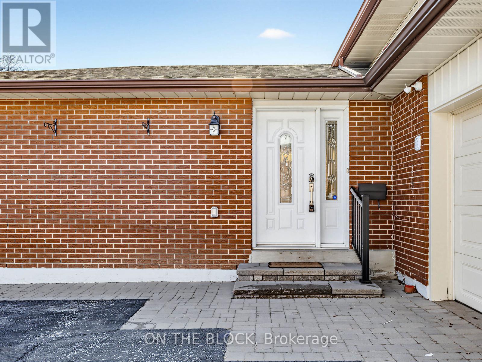 41 Eastlea Crescent, Toronto, Ontario  M1T 3A5 - Photo 3 - E12977660