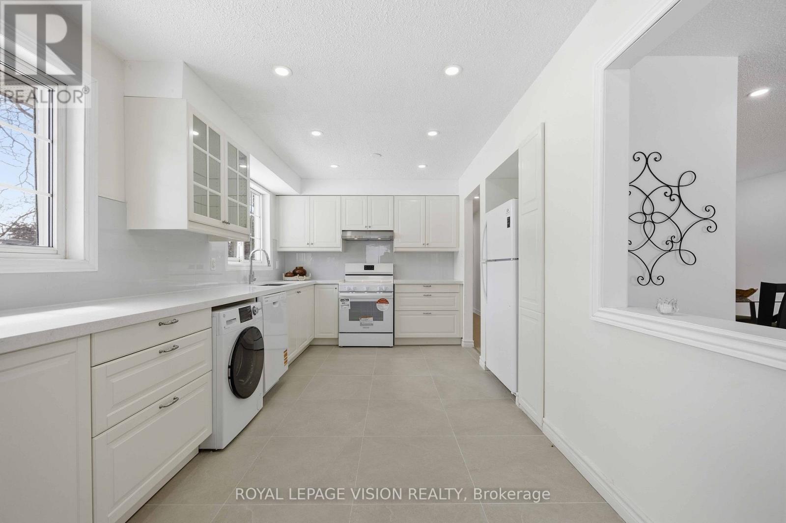 7 Snowhill Crescent, Toronto, Ontario  M1S 3T4 - Photo 13 - E12977678