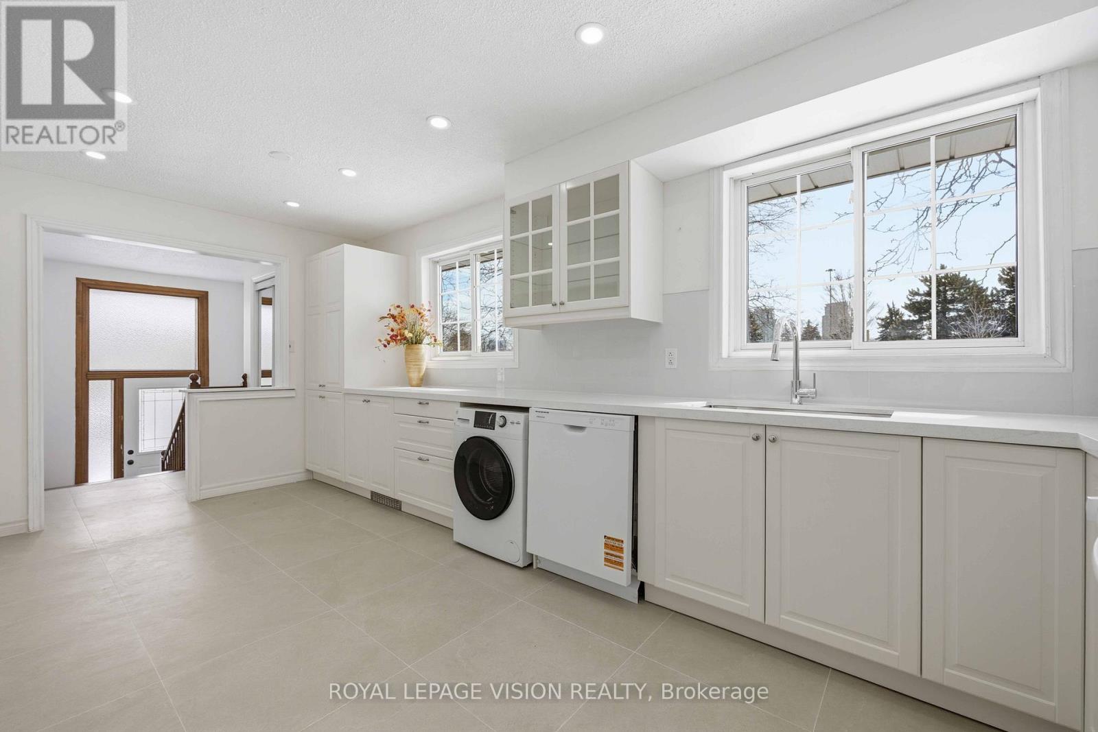 7 Snowhill Crescent, Toronto, Ontario  M1S 3T4 - Photo 16 - E12977678