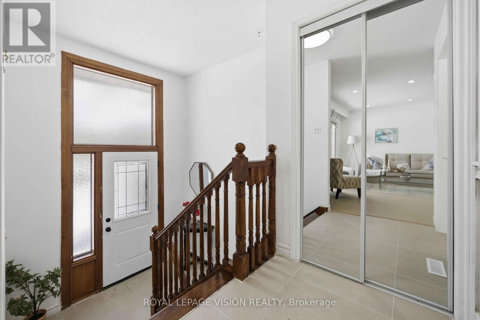 7 Snowhill Crescent, Toronto, Ontario  M1S 3T4 - Photo 4 - E12977678