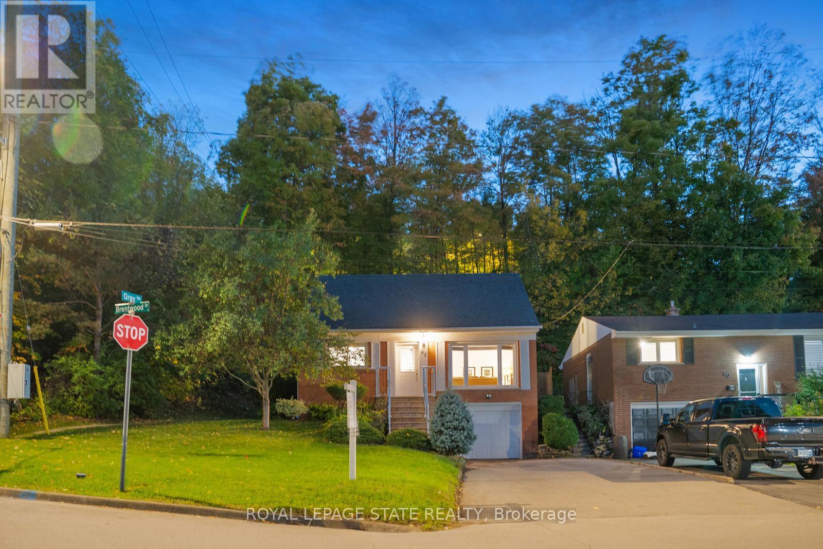 62 Brentwood Drive, Hamilton, Ontario  L8T 3V8 - Photo 4 - X12977294