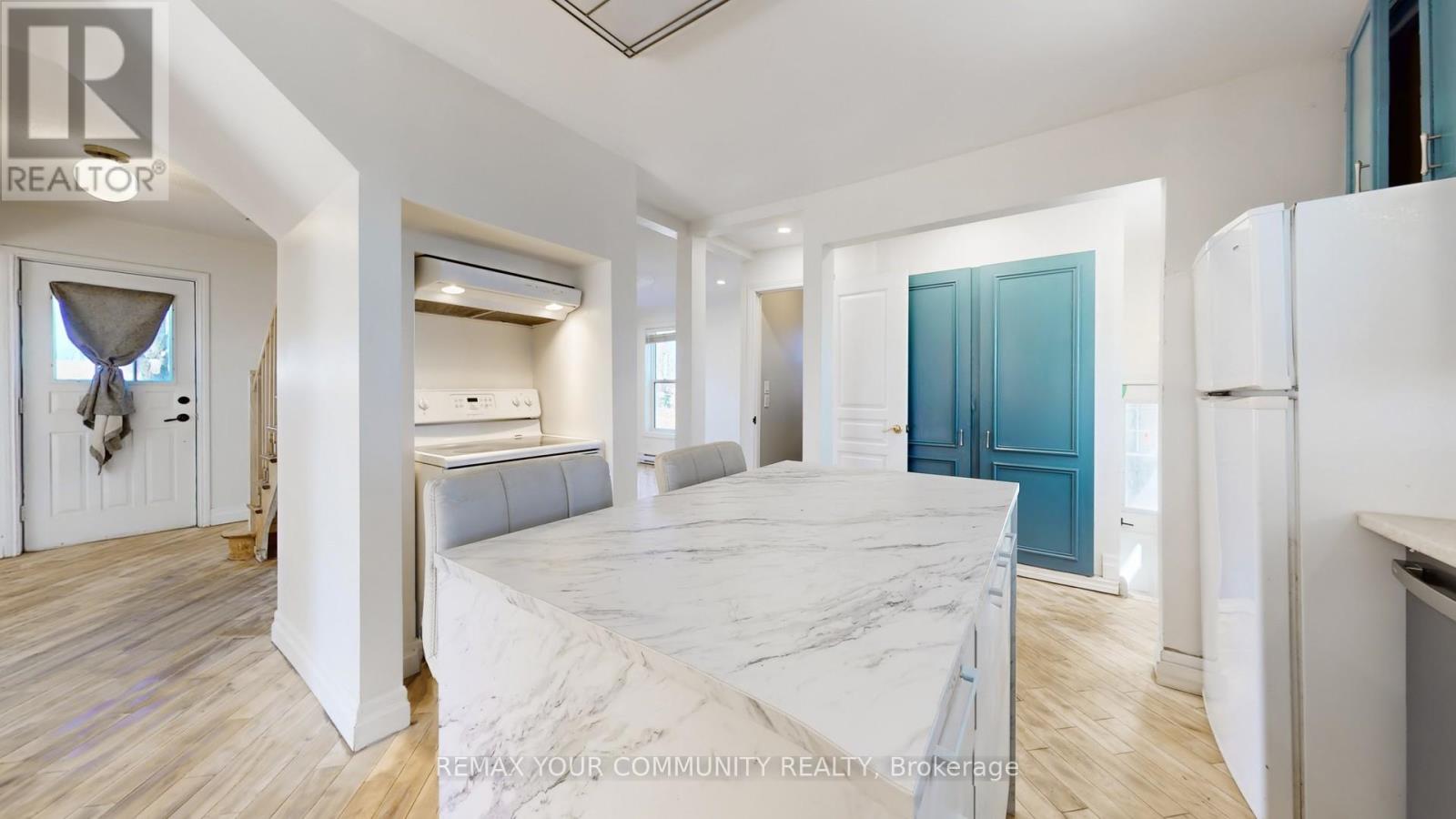 4219 Stouffville Road, Whitchurch-Stouffville, Ontario  L4A 3X5 - Photo 13 - N12977526