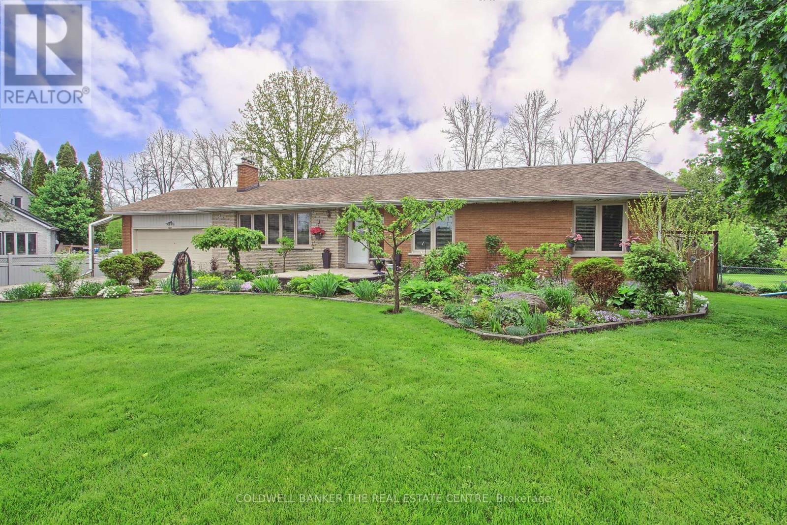 1324 Shore Acres (County Rd 3) Drive, Innisfil, Ontario  L0L 1R0 - Photo 2 - N12977560