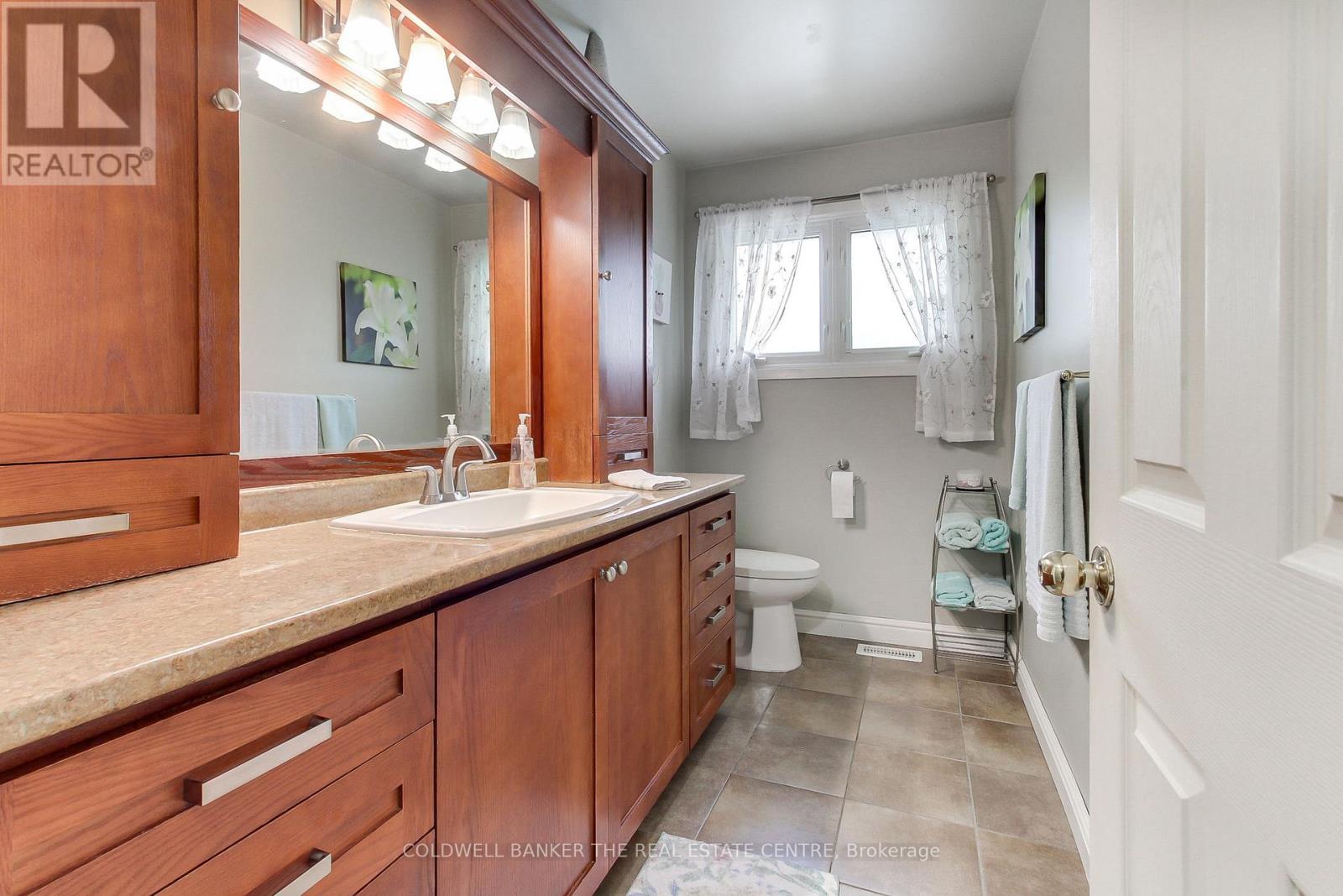 1324 Shore Acres (County Rd 3) Drive, Innisfil, Ontario  L0L 1R0 - Photo 20 - N12977560