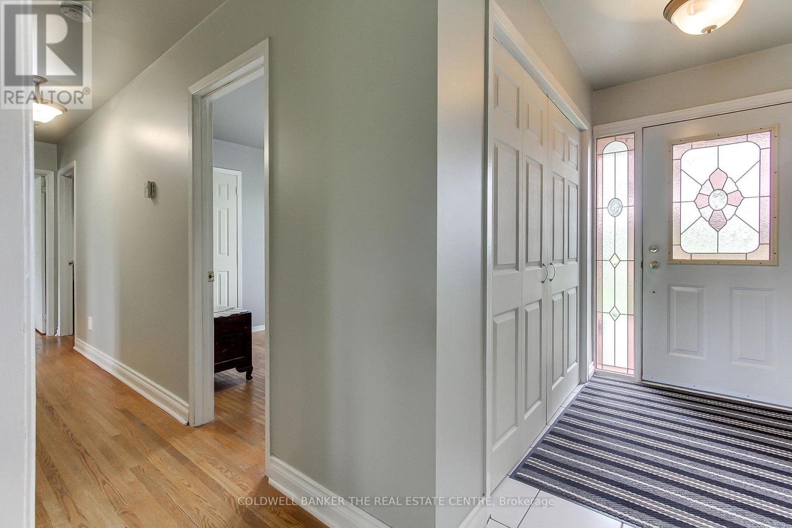 1324 Shore Acres (County Rd 3) Drive, Innisfil, Ontario  L0L 1R0 - Photo 5 - N12977560