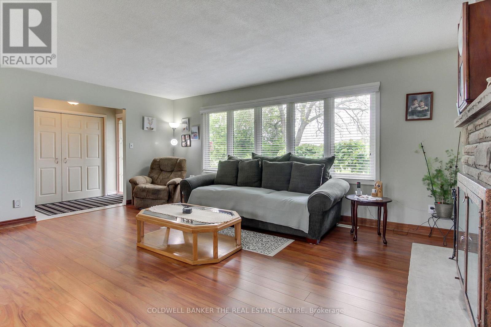 1324 Shore Acres (County Rd 3) Drive, Innisfil, Ontario  L0L 1R0 - Photo 7 - N12977560