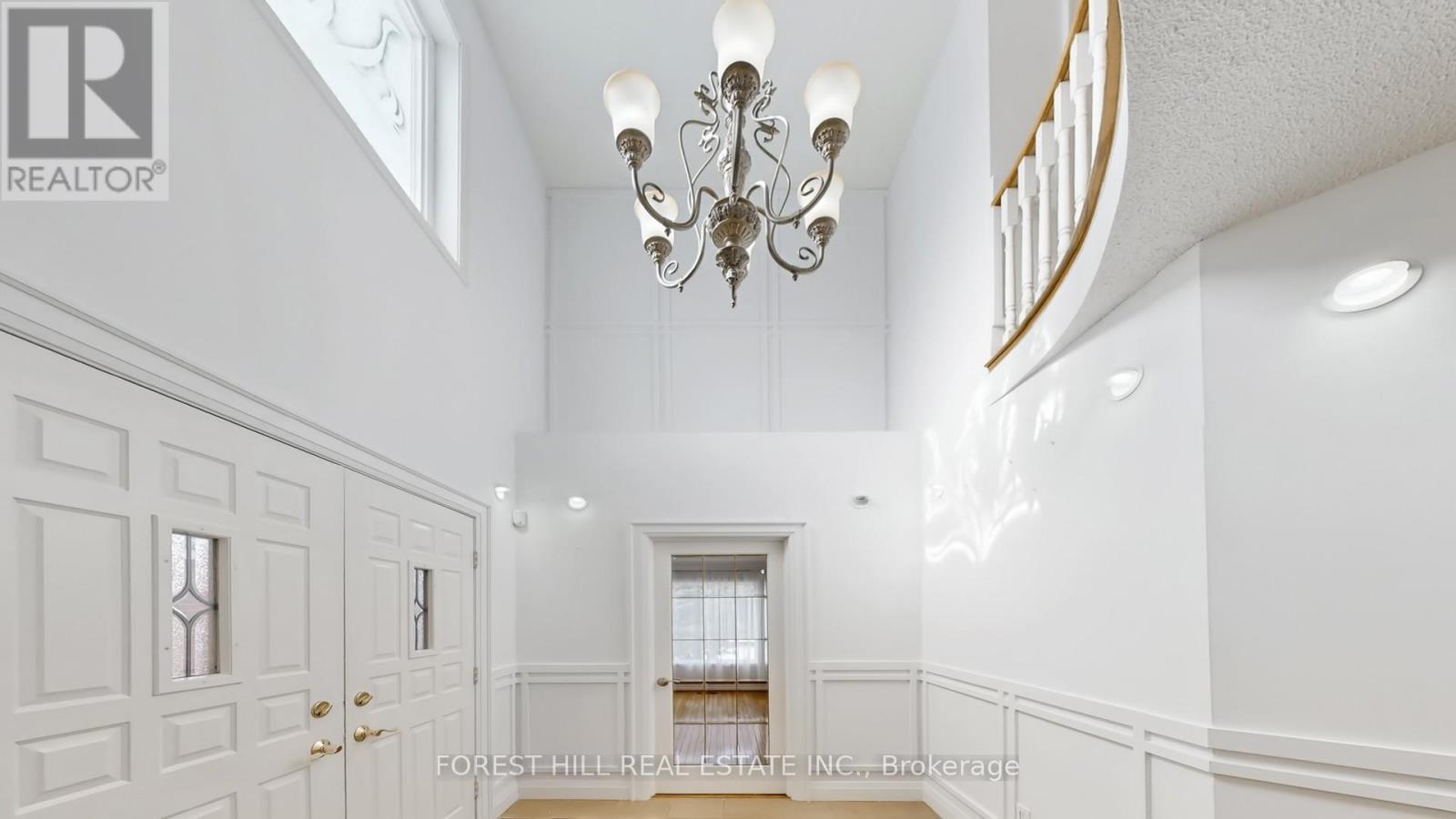 47 Edenbridge Drive, Vaughan, Ontario  L4J 7V1 - Photo 3 - N12977602