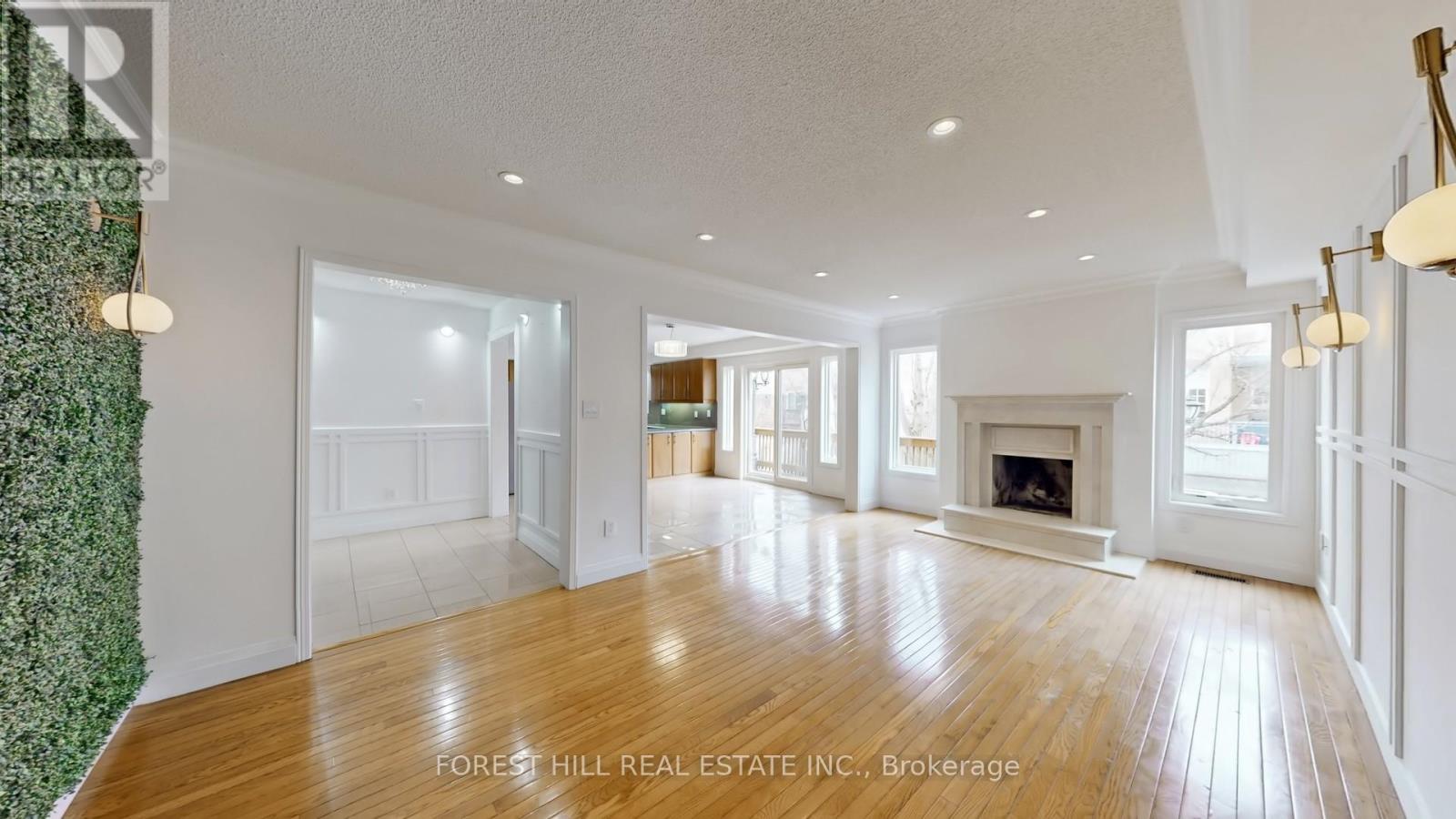 47 Edenbridge Drive, Vaughan, Ontario  L4J 7V1 - Photo 4 - N12977602