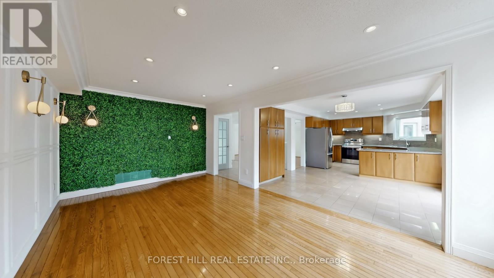 47 Edenbridge Drive, Vaughan, Ontario  L4J 7V1 - Photo 5 - N12977602