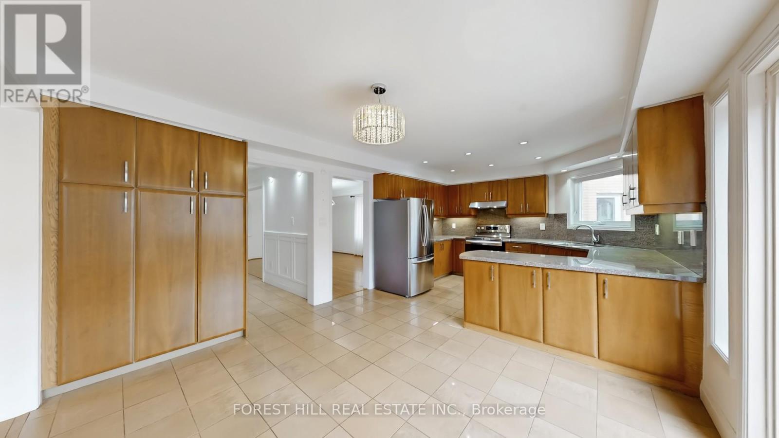 47 Edenbridge Drive, Vaughan, Ontario  L4J 7V1 - Photo 9 - N12977602