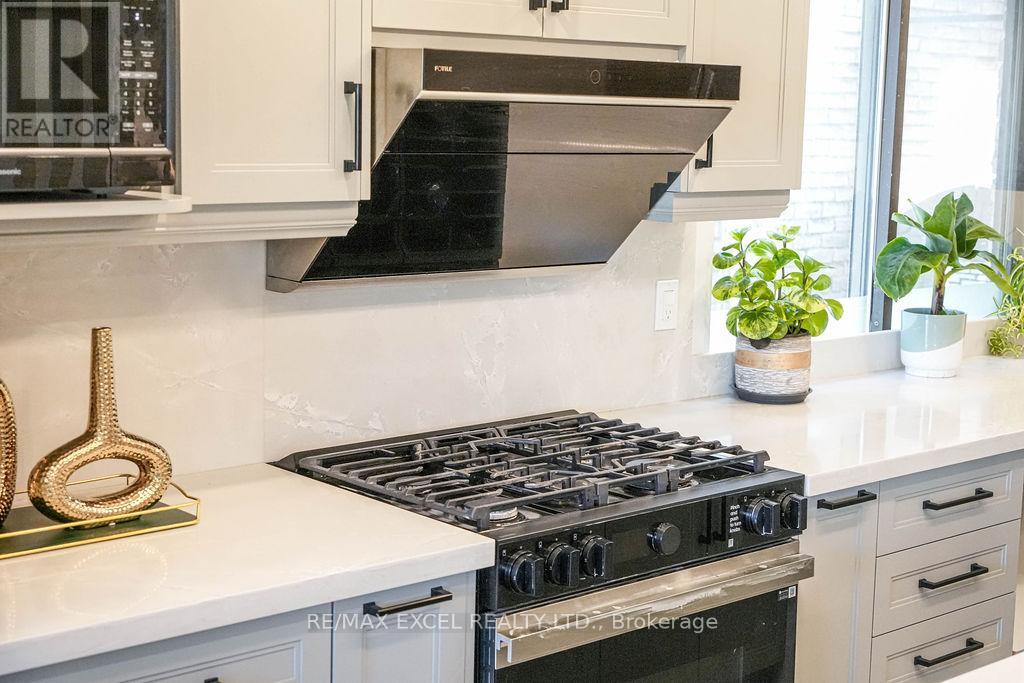 106 Upton Crescent, Markham, Ontario  L3R 3T4 - Photo 15 - N12977616