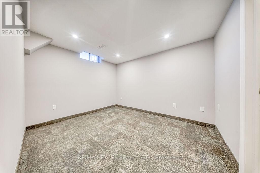 106 Upton Crescent, Markham, Ontario  L3R 3T4 - Photo 38 - N12977616