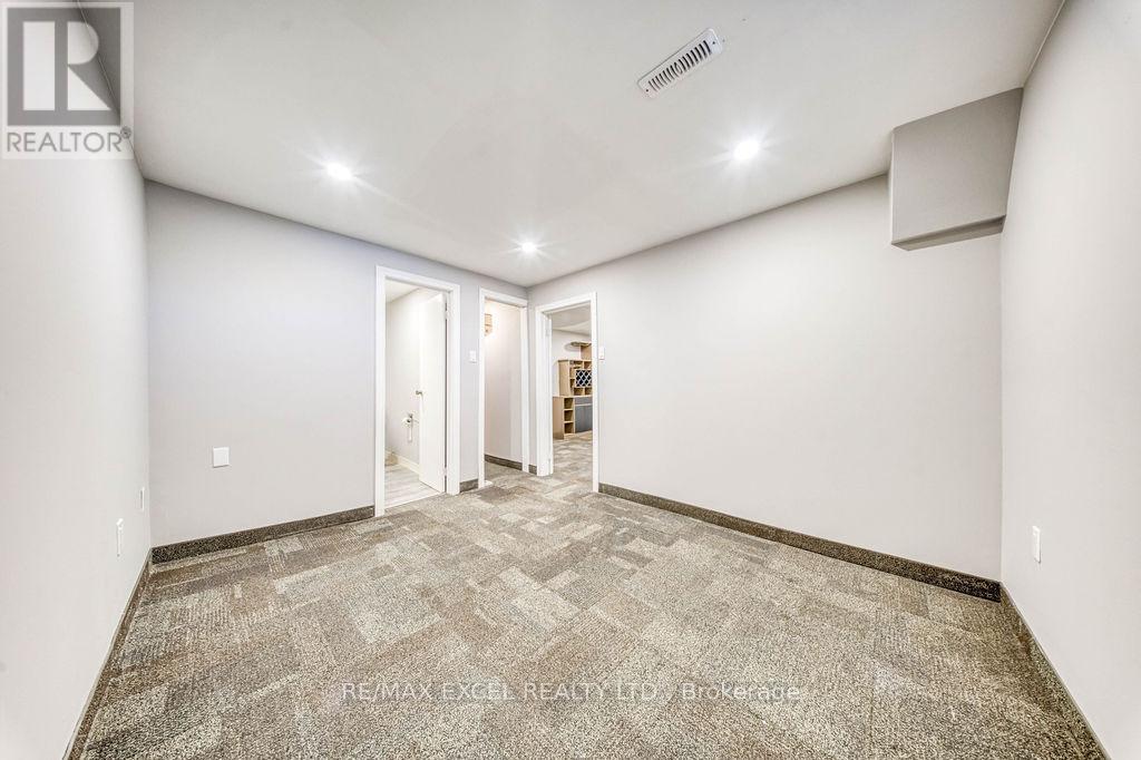 106 Upton Crescent, Markham, Ontario  L3R 3T4 - Photo 39 - N12977616