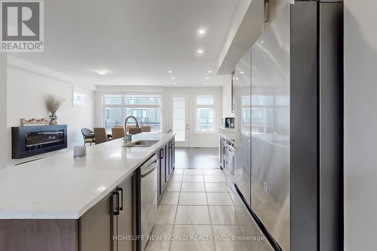 18 Bennington Road, Newmarket, Ontario  L3X 0M8 - Photo 12 - N12977642