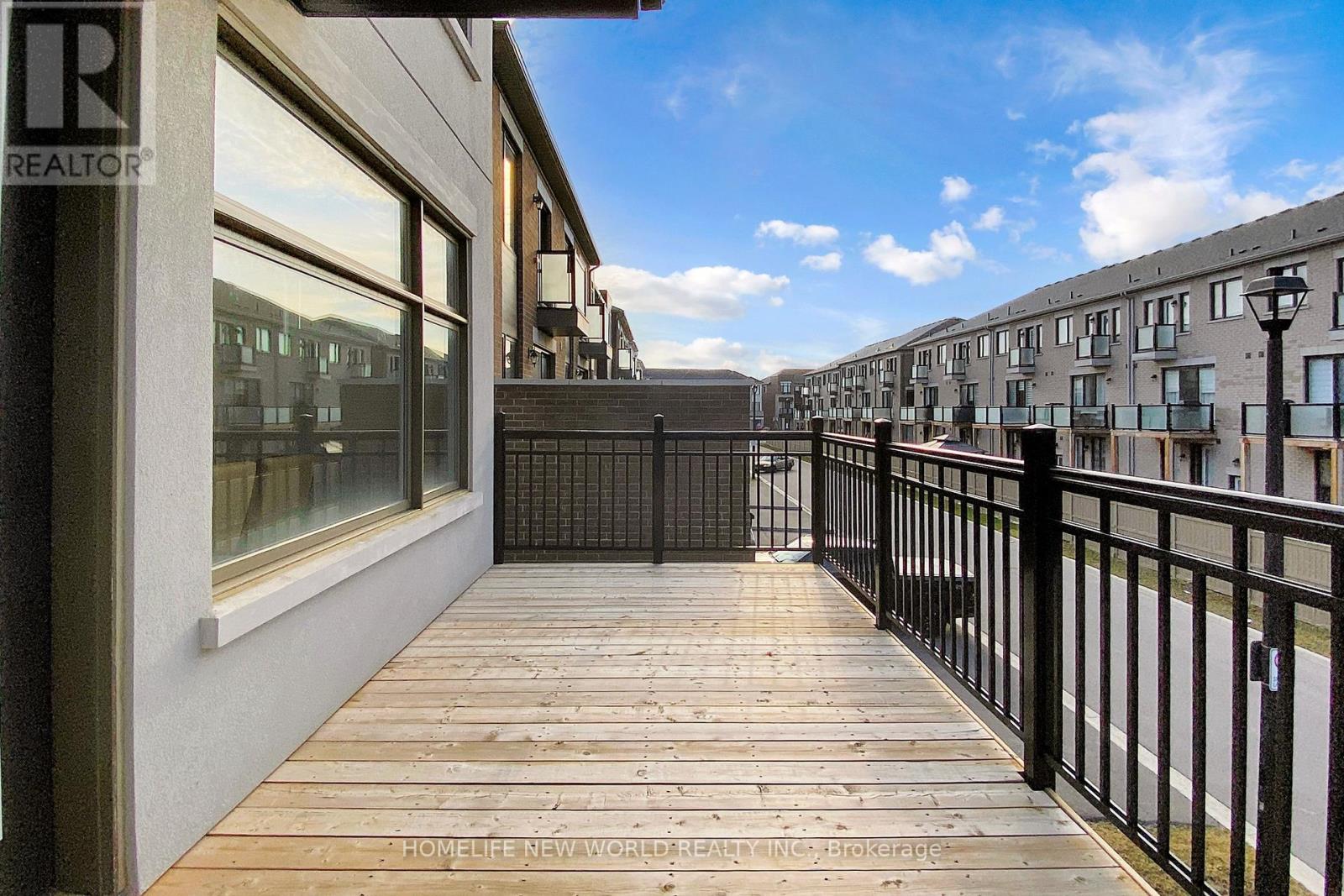 18 Bennington Road, Newmarket, Ontario  L3X 0M8 - Photo 34 - N12977642