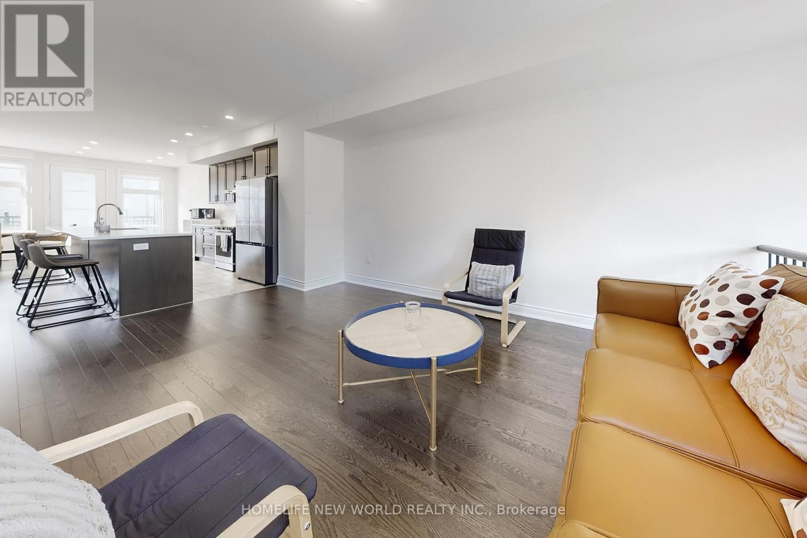 18 Bennington Road, Newmarket, Ontario  L3X 0M8 - Photo 9 - N12977642