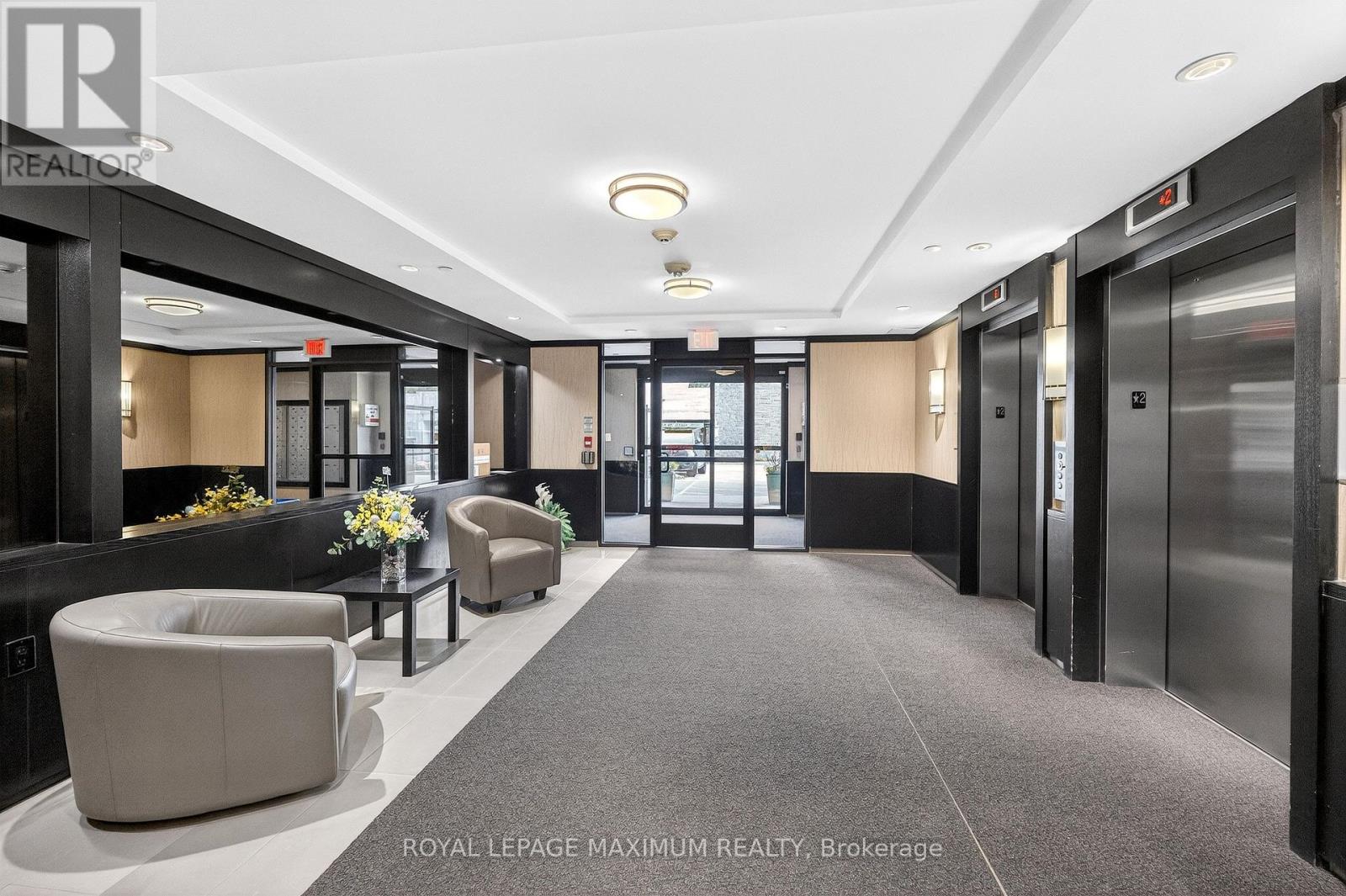 209 - 149 Church Street, King, Ontario  L0G 1T0 - Photo 3 - N12977658