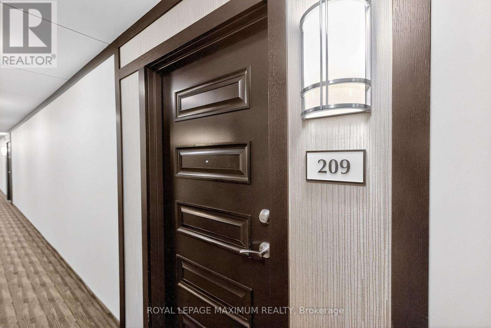 209 - 149 Church Street, King, Ontario  L0G 1T0 - Photo 4 - N12977658