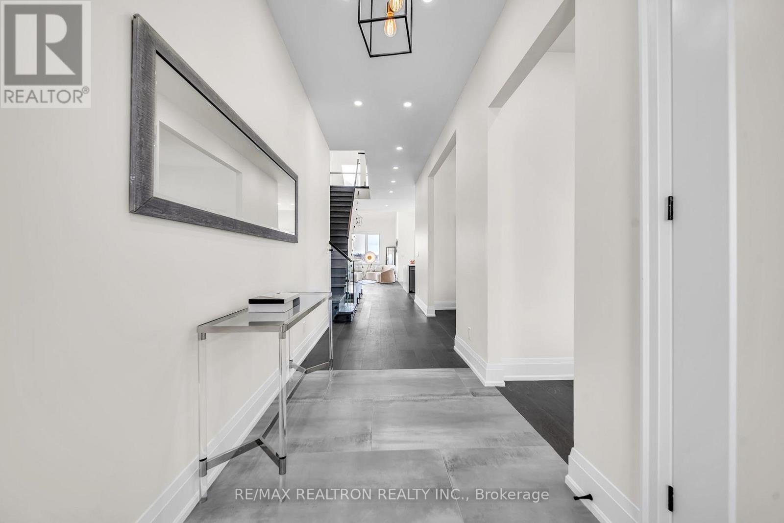 8698 6 Line, Essa, Ontario  L0M 1T0 - Photo 6 - N12977746