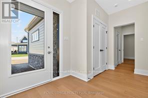 10 Magazine Street, Penetanguishene, Ontario  L9M 0W6 - Photo 5 - S12977568