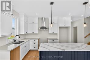 10 Magazine Street, Penetanguishene, Ontario  L9M 0W6 - Photo 6 - S12977568