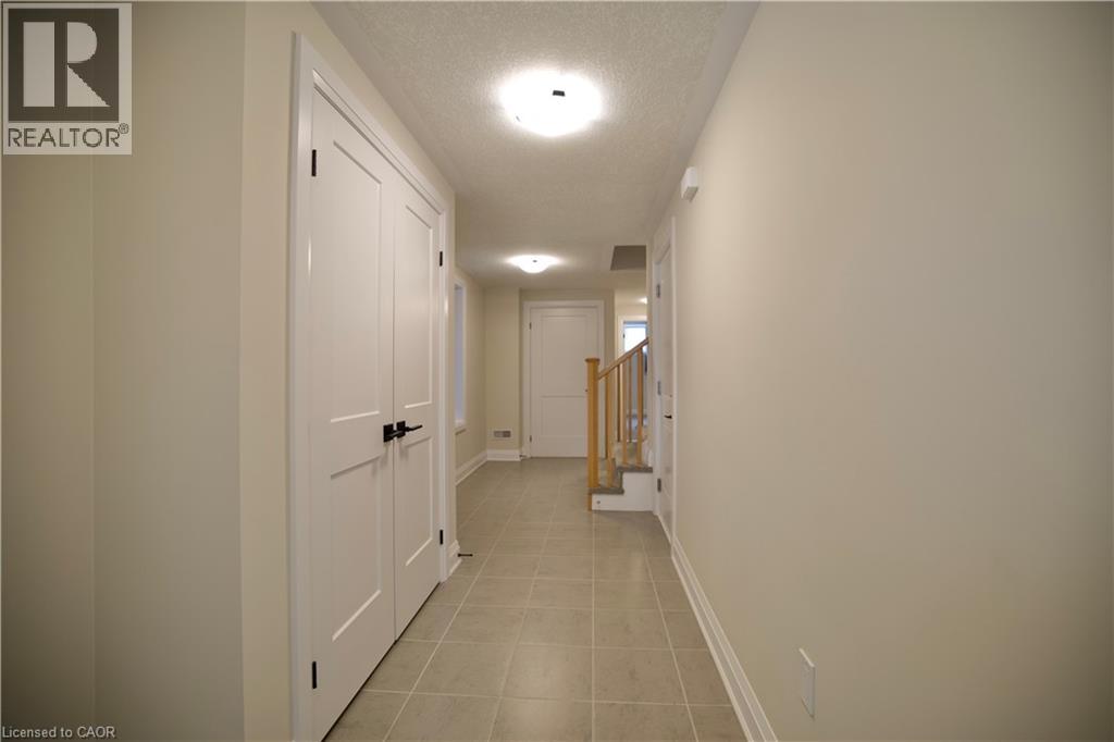 559 Balsam Poplar Street, Waterloo, Ontario  N2V 0H8 - Photo 2 - 40819106