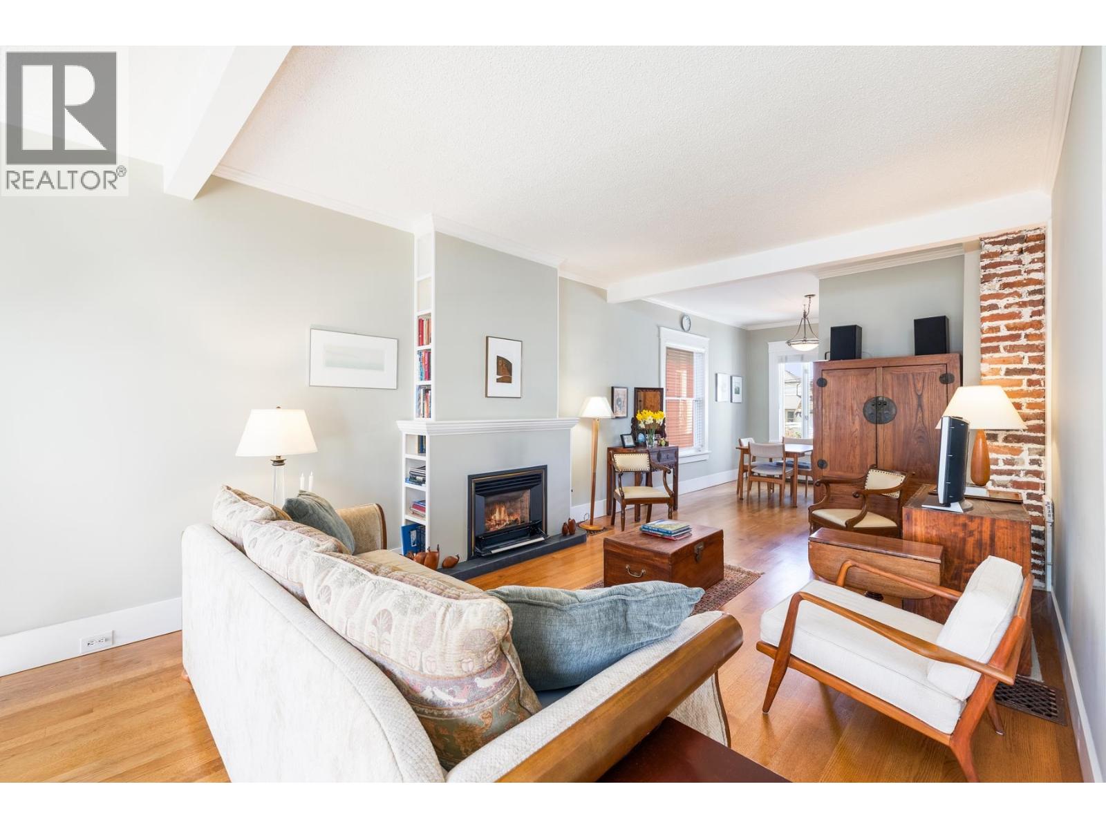 4491 Harriet Street, Vancouver, British Columbia  V5V 4K4 - Photo 2 - R3107462