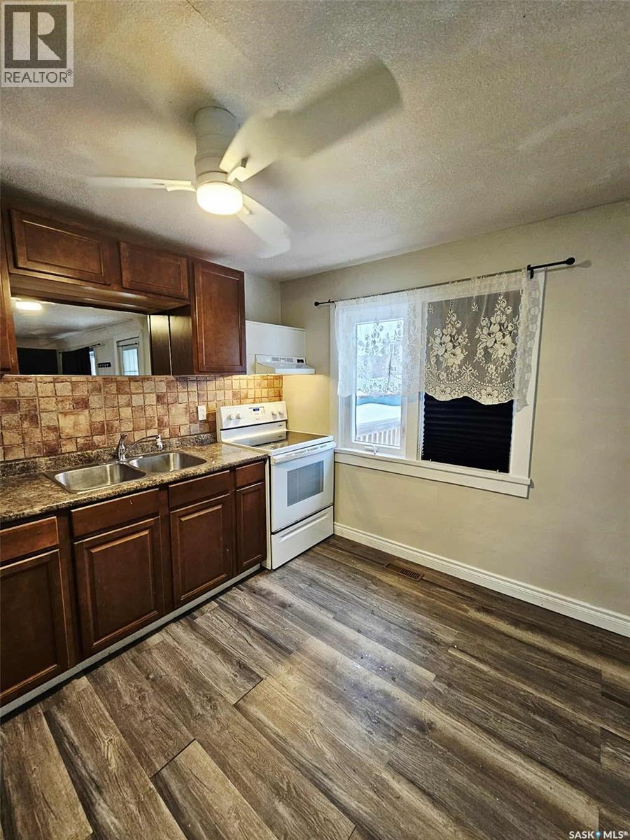 154 Ontario Avenue, Yorkton, Saskatchewan  S3N 2A1 - Photo 4 - SK031569