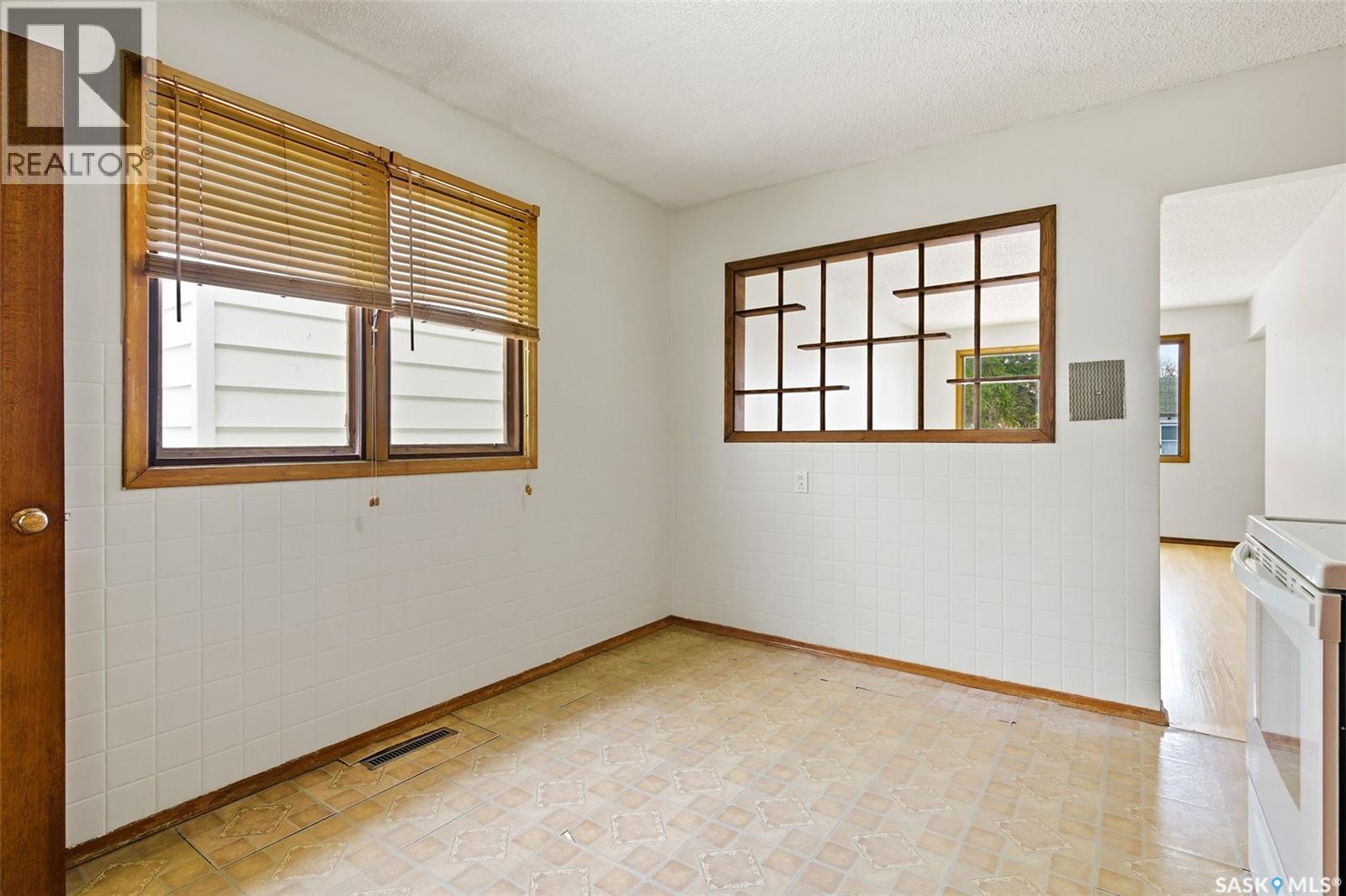 2145 Lindsay Street, Regina, Saskatchewan  S4N 3C1 - Photo 11 - SK032476