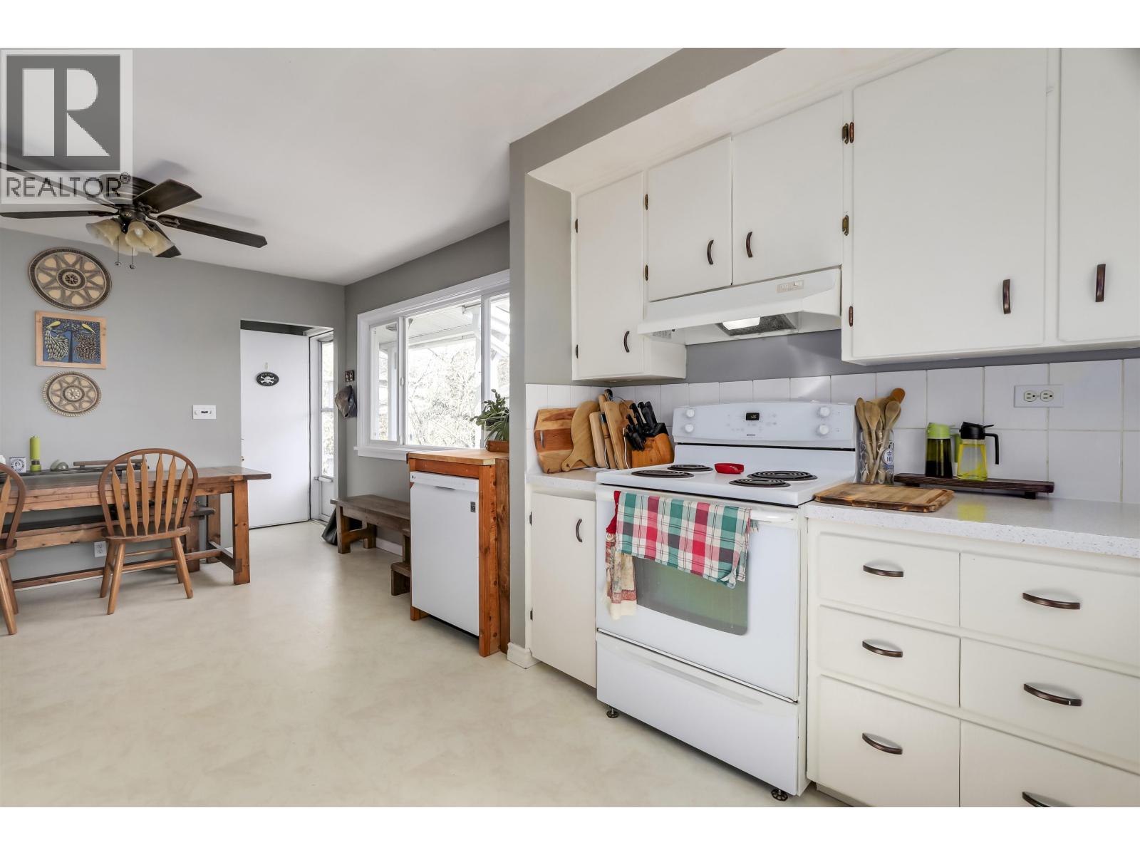 3530 Hastings Street, Port Coquitlam, British Columbia  V3B 4N4 - Photo 6 - R3109153