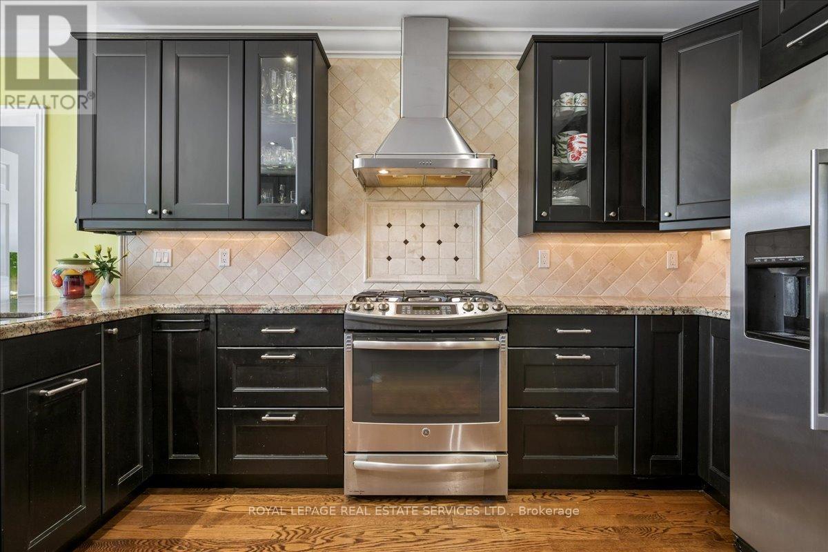 1401 The Links Drive, Oakville, Ontario  L6M 2N4 - Photo 11 - W12977406