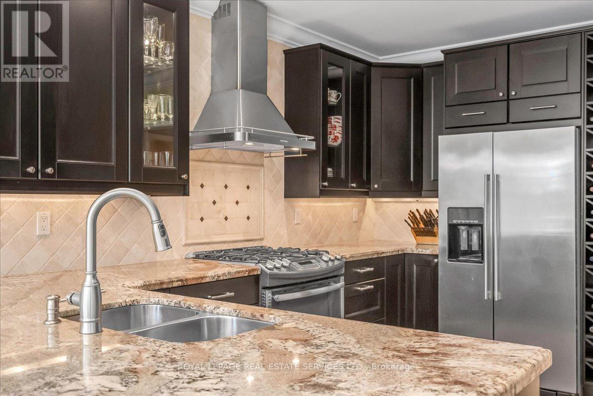 1401 The Links Drive, Oakville, Ontario  L6M 2N4 - Photo 12 - W12977406