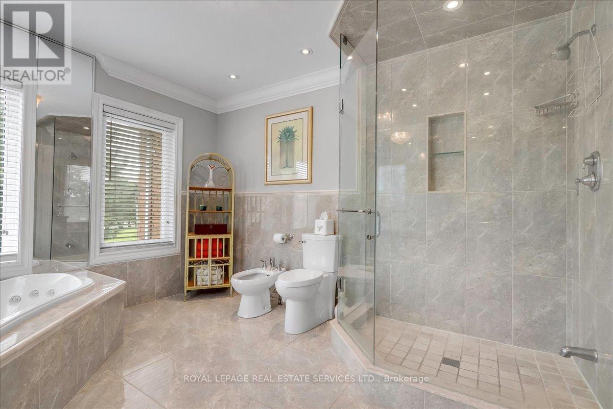 1401 The Links Drive, Oakville, Ontario  L6M 2N4 - Photo 26 - W12977406