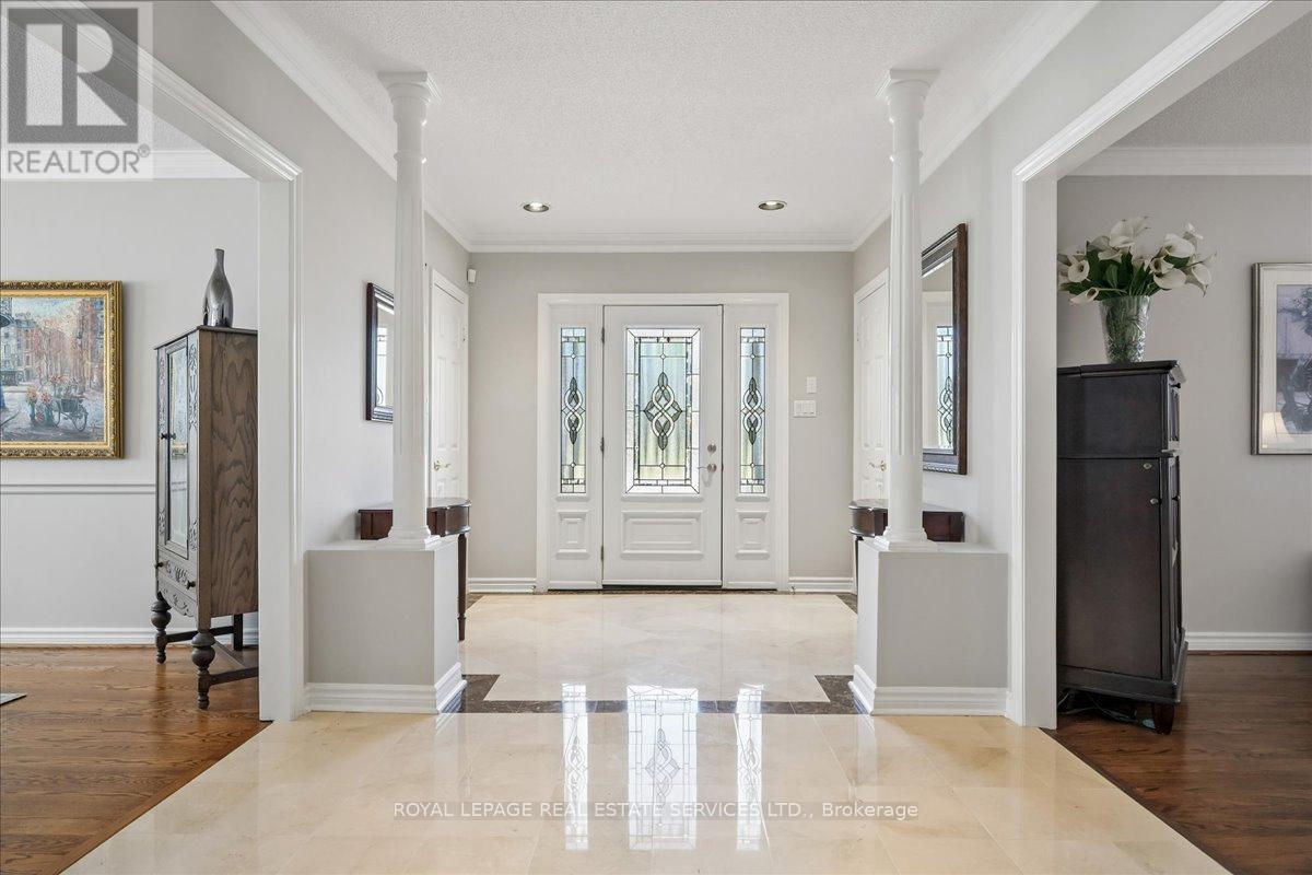 1401 The Links Drive, Oakville, Ontario  L6M 2N4 - Photo 4 - W12977406