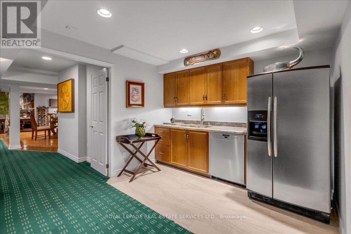 1401 The Links Drive, Oakville, Ontario  L6M 2N4 - Photo 40 - W12977406