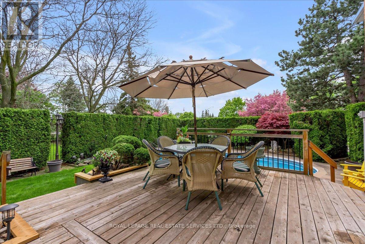 1401 The Links Drive, Oakville, Ontario  L6M 2N4 - Photo 42 - W12977406