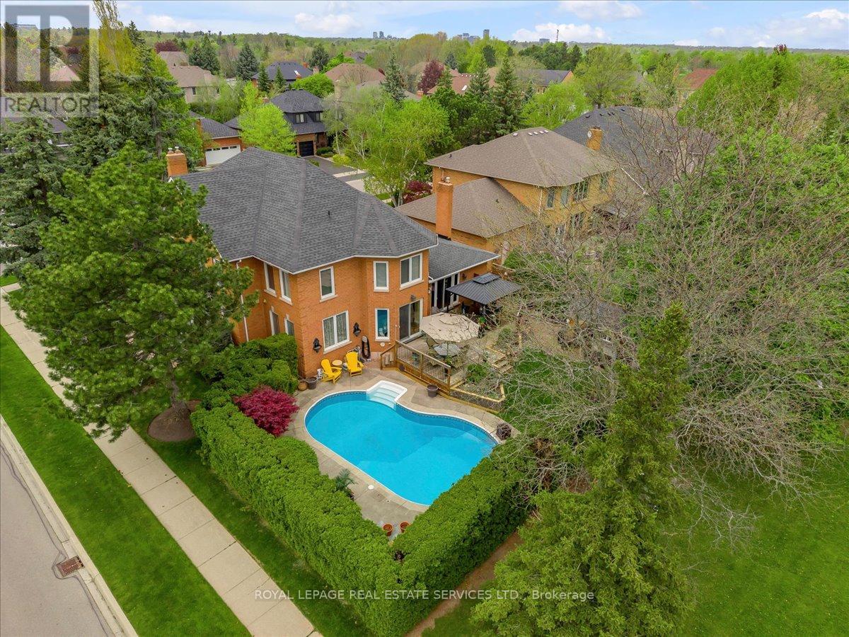 1401 The Links Drive, Oakville, Ontario  L6M 2N4 - Photo 48 - W12977406