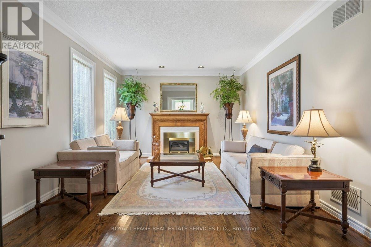 1401 The Links Drive, Oakville, Ontario  L6M 2N4 - Photo 6 - W12977406