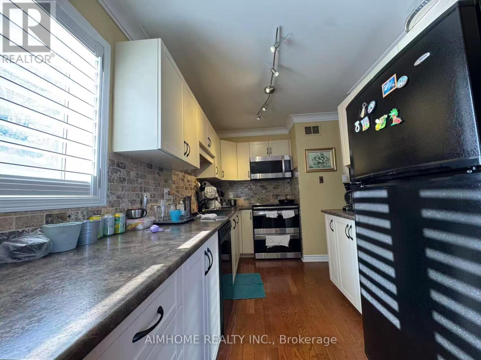 60 - 2205 South Millway, Mississauga, Ontario  L5L 3T2 - Photo 8 - W12977420